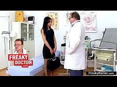 Play MP4 - Gorgeous brunette Katie Cox speculum exam