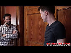 Play MP4 - Hairy DILF Mason Lear walked into Maxx Monroe room and this horny DILF can't help but got horny and start kissing and touching Maxx long hard dick