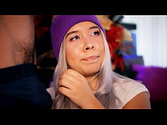 Play MP4 - Passionate blonde enjoys singing with her boyfriend's microphone