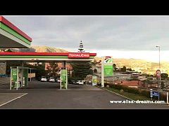 Play MP4 - Flashing my butt in public