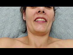 Play MP4 - Casada tirou a camisinha do meu pau e mandou eu meter no pelo e gozar dentro pra levar pro corno limpar