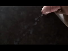 Play MP4 - auf meinen k&uuml;chentisch ejakuliert