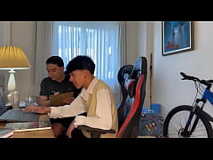 Play MP4 - os primos hot revezando o cuzinho do safado parte 1