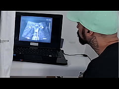 Play MP4 - Corno leva esposa para fazer ultrassom mas ginecologista fode sua bucet&excl;