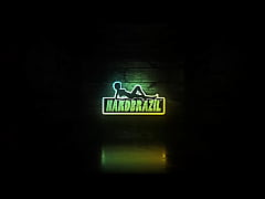 Play MP4 - Fernanda Uzi na sua primeira vez fez DP e DAP