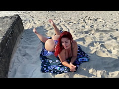 Play MP4 - Contratei essa empregada ela fez Boquete na praia&comma; putinha peladinha safada escondida