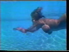 Play MP4 - good nipples at the swiming pool