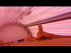 Play MP4 - getting hot in the solarium