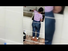 Play MP4 - Despierto Y Encuentro A Michell Prima De Valery En La Casa&period; Estaba Lavando&excl; No Resist&iacute; As&iacute; Que Tuvimos Sexo Antes Que LLegaran Mis Padres De La Calle &excl;