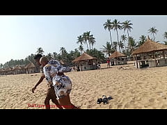 Play MP4 - Two lovers went to the beach to conceal their love for each other and went inside to make love