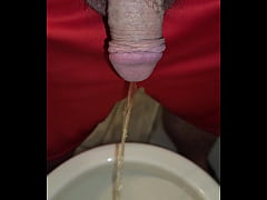 Play MP4 - Straight piss break