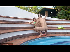 Play MP4 - nada como una buena tarde de piscina&comma; una buena mamada y una rica cogida