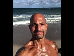 Play MP4 - THE BEACH BODY PORNSTAR WITH ABS MAXX LOADZ