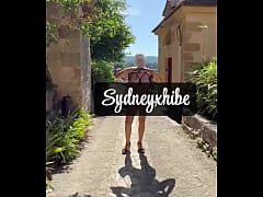 Play MP4 - Je me fous &agrave; poil dans des lieux historiques&period;&period;&period; et je me touche sans retenue &period;&period;&period;