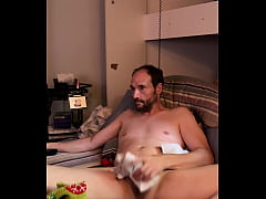 Play MP4 - Encore moi entrain de jouer avec mon penis