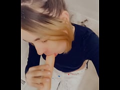 Play MP4 - Sexy Shemale loves Cock