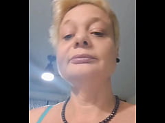 Play MP4 - Je joue avec ma chatte de milf mature bien humide