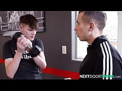 Play MP4 - Slutty Twink Seduces Hunk Trainor - Dante Martin&comma; Avery Jones - NextDoorTwink