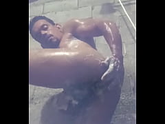 Play MP4 - Punheta no chuveiro com o dedo no cuzinho que tez&atilde;o