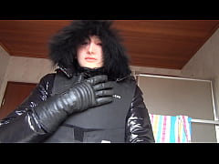 Play MP4 - Enclosed by a bodyprotector and covered by a female silicone mask