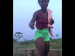 Play MP4 - Crazybitch couldn&rsquo;t keep calm after hitting half a million views &comma; she decided to twerk for her viewers to enjoy more