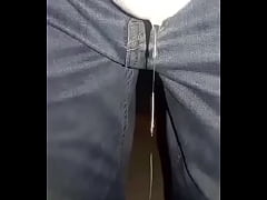 Play MP4 - Pantalones orinados con pa&ntilde;al de tela y un d&iacute;a lleno de delicia y pajas