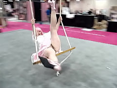 Play MP4 - Exxotica Adult Expo New Jersey -No Panties Zoe Zane