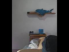 Play MP4 - Ele t&aacute; Depilando minha buceta e cuzinho pro amigo dele comer