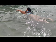 Play MP4 - Latina gordita que culo m&aacute;s grande en la playa