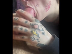 Play MP4 - Ac1dslut gives amazing head