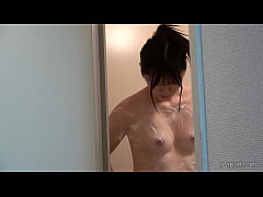 Play MP4 - Akari Minase washes myself well in the shower