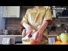 Play MP4 - Solo Babe Alecia Fox Masturbates Like Crazy To Reach Ultimate Orgasm - DOEGIRLS