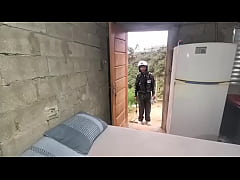 Play MP4 - O Entregador                                                                                                 RECEBE O ENTREGADOR DO MERCADO LIVRE SO DE TOALHA O PUTO FICOU CHEIO DE TEZ&Atilde;O QUANDO EU TIREI A TOALHA E ELE VIU O MEU CASSETE PRETO