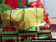 Play MP4 - - A gift like every men want for christmas