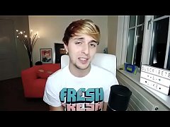 Play MP4 - Young boy solo