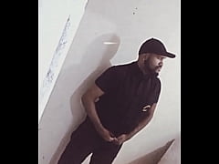 Play MP4 - C&acirc;mera filma seguran&ccedil;a se masturbando