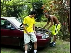 Play MP4 - Smart curly dude Wellington had disconnected spark plugs in advance and came to help his  black-a-vised friend  Lindberg Sisso to fix his car