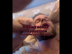 Play MP4 - Quand un Daddy te prend comme il en a envie&period;&period;Il m&rsquo;a bais&eacute; avec puissance et m&rsquo;a offert une belle finition su&period;&period;&period;