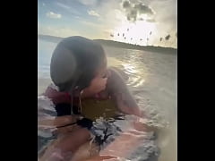 Play MP4 - Fiz um boquete aqu&aacute;tico na praia em Macei&oacute; al