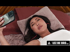 Play MP4 - LEZ BE BAD - Naturally Stacked Chloe Surreal FINGER FUCKS Squirting Roommate Nicole Doshi