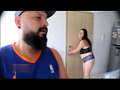 Play MP4 - Mi suegra Hot Milf me ayuda a vengarme de mi novia infiel - Porno espa&ntilde;ol