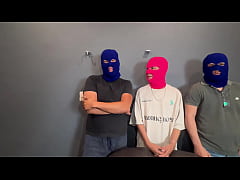 Play MP4 - Hotwife flaquita es cogida en un Gangbang enfrente de su esposo