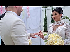Play MP4 - ESPOSA INFIEL SE FOLLA AL CURA EL D&Iacute;A DE SU BODA- MARIANA MARTIX
