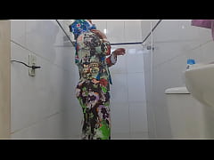 Play MP4 - Desi village tomando banho quente pela primeira vez  a espera de seu amo