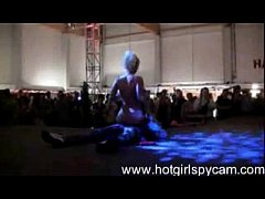 Play MP4 - Hot live show girls goes crazy