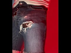 Play MP4 - Amateur boy pissing in a condom