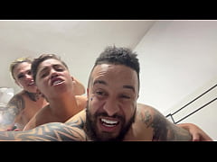 Play MP4 - Aquele sexo gostoso sentindo a socada ate o fim no cu e na buceta no pelo ate gozar juntos &excl;