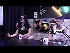 Play MP4 - Foi gravar com uma menina&comma; mas ama chupar&comma; e sobre o preconceito em suas tatuagens&period;&period;&period; - Emy Tatuada