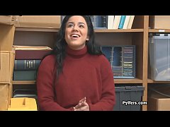 Play MP4 - Guard drills busty Latina suspect at the office