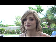 Play MP4 - Welcoming the Cute and Sexy Roxy Ryder to the Industry